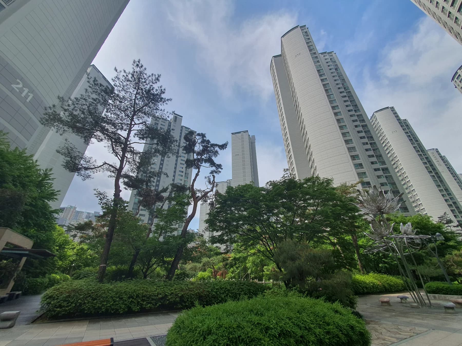 잠실파크리오 녹지와 단지 전경